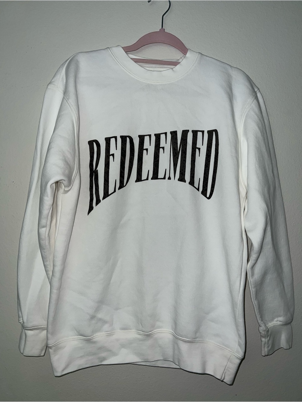 GLO jeans White Crewneck Sweatshirt with Black 'REDEEMED' Graphic